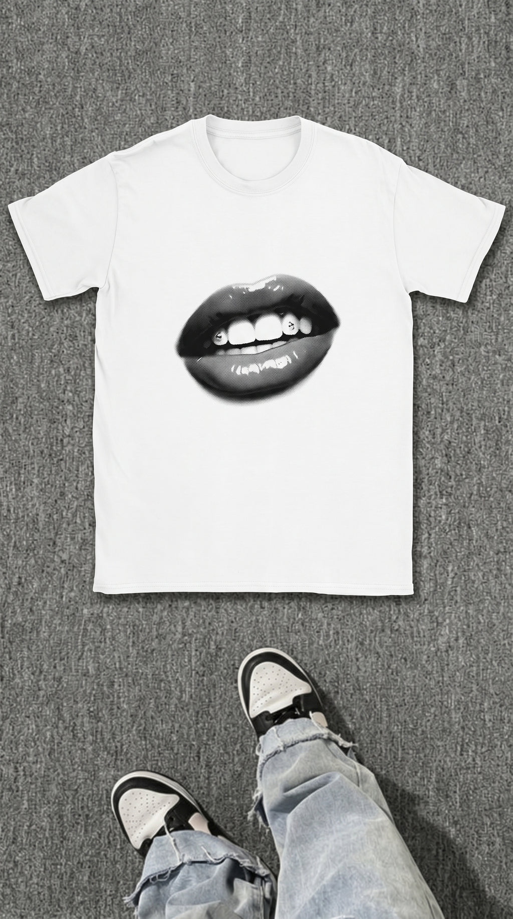 LIPS ATTITUDE TEE